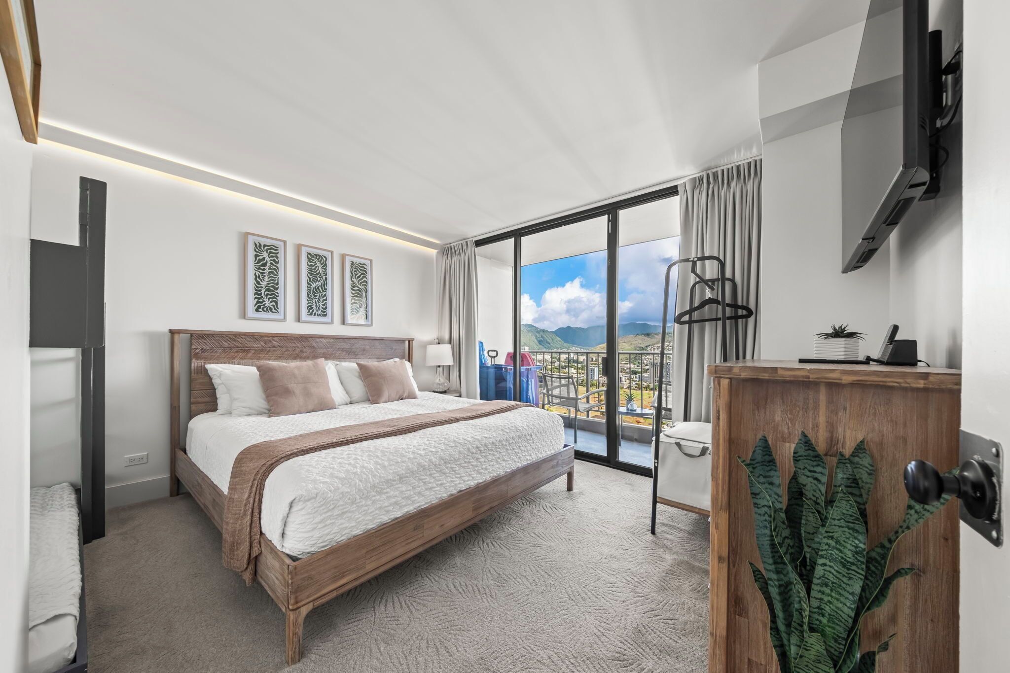 2 bedrooms, iron/ironing board, free WiFi, bed sheets