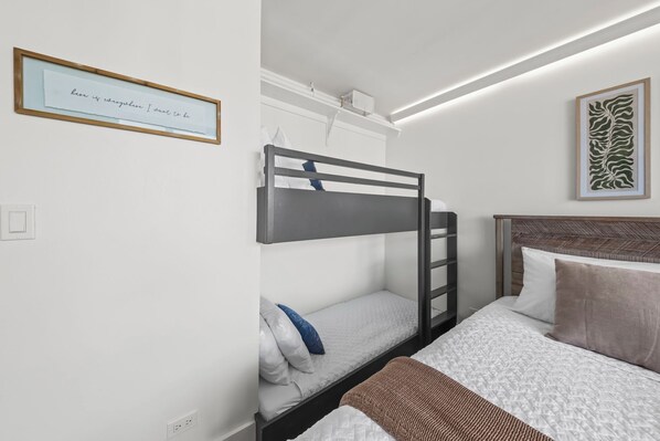 2 habitaciones, tabla de planchar con plancha y wifi gratis