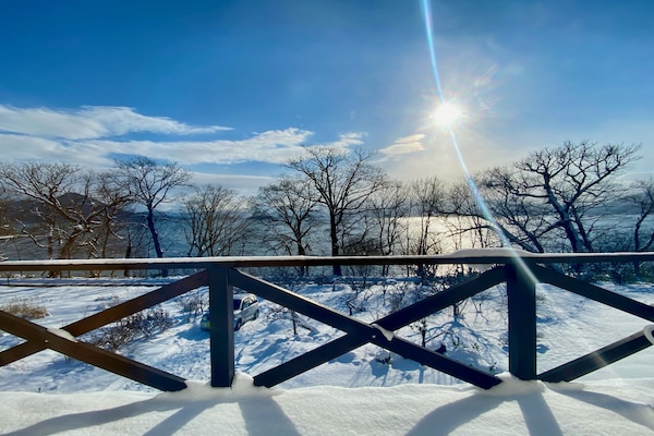Basic Cottage | Lake view