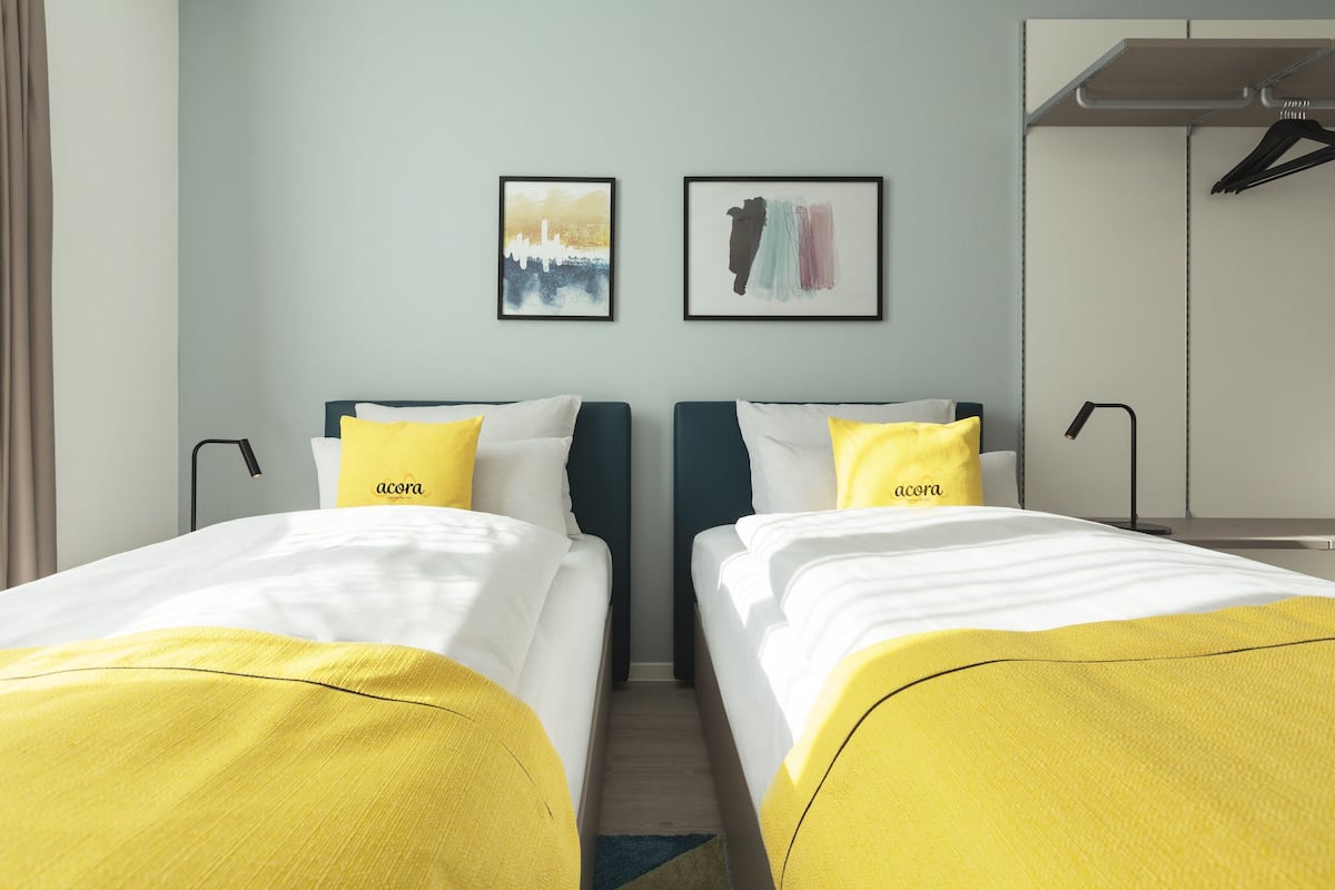 Caja fuerte, sistema de insonorización, wifi gratis y ropa de cama