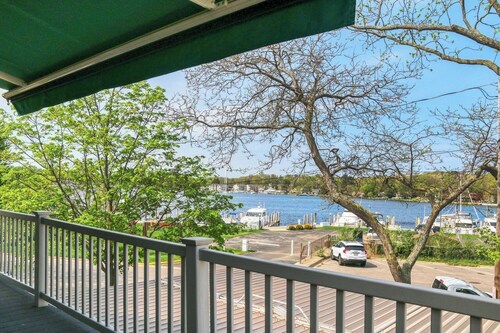 Enjoy a serene stay at Tootsie's Place, a 2-bedroom condo with water views in Saugatuck.