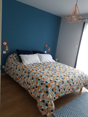 3 bedrooms, desk, travel crib, free WiFi