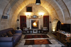 Sábanas italianas Frette, ropa de cama de alta calidad y minibar