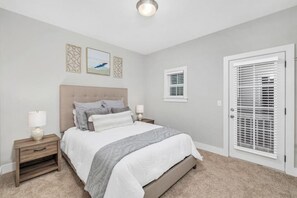 4 bedrooms, desk, iron/ironing board, free WiFi