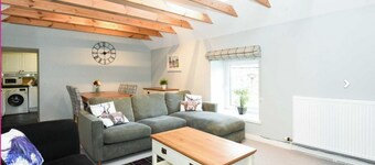 Stylish traditional cottage in the heart of Whisky country