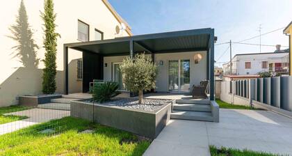 LUXURY TWO-ROOM APARTMENT A FEW STEPS FROM THE SEA AND THE PEDESTRIAN CENTER