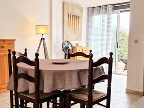 Dining - Studio with terrace and parking in Banyuls-sur-Mer (Banyuls-sur-Mer)