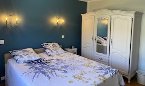 3 bedrooms, iron/ironing board, travel crib, free WiFi - Quiet villa 6 persons with swimming pool (Rousson)