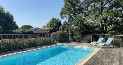 Villa au calme 6 personnes avec piscine