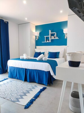 5 slaapkamers, een strijkplank/strijkijzer, reisbedje, gratis wifi