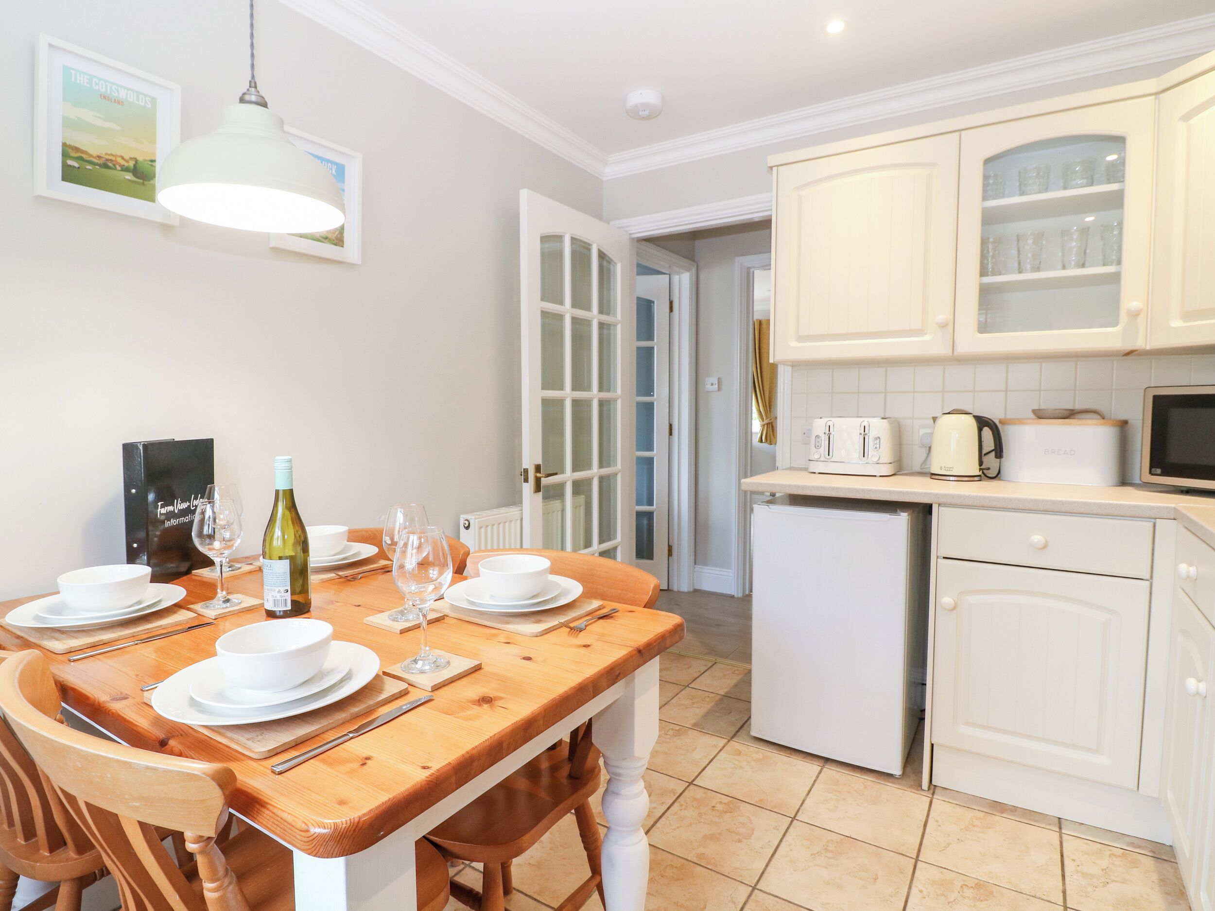 Cottage | Dining