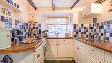 Cottage | Interior