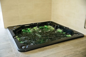 Bain à remous intérieur