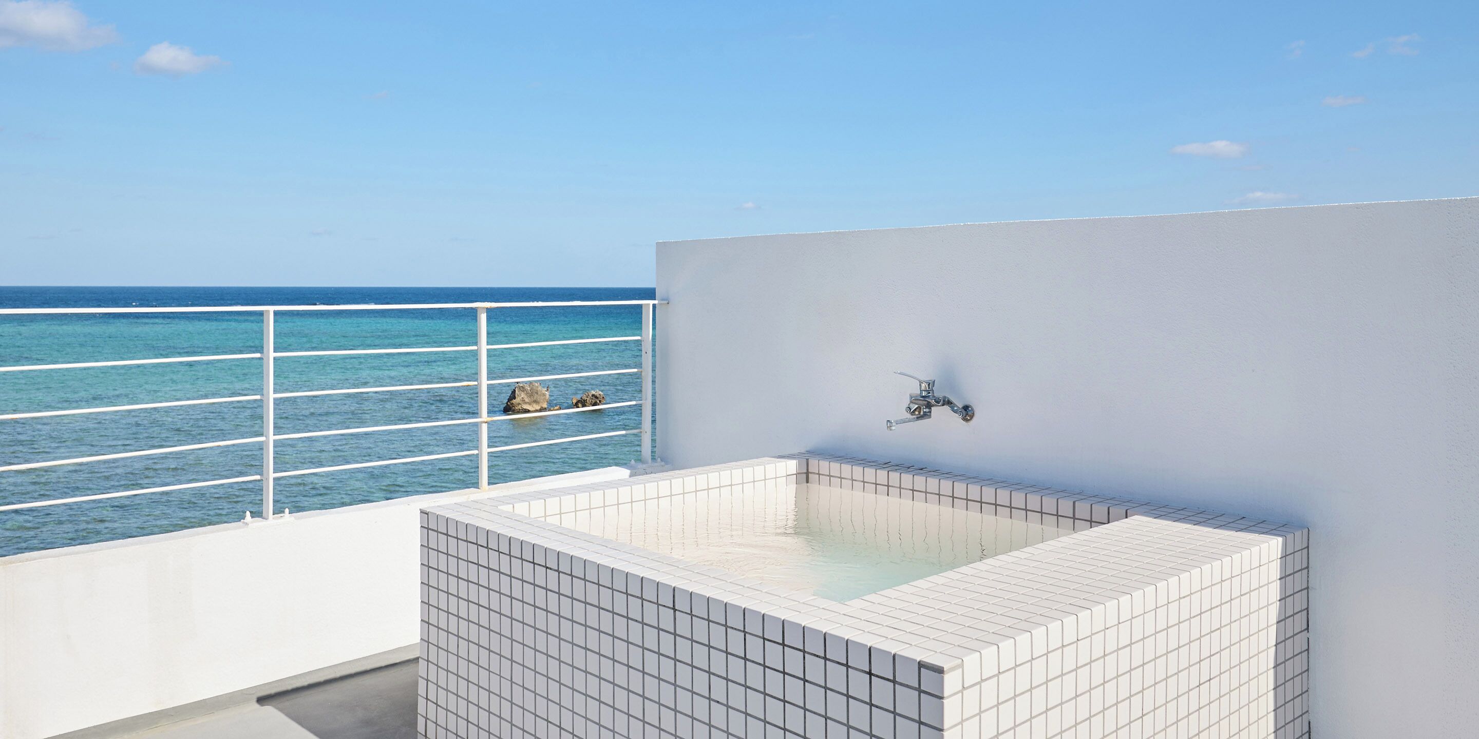 302 Star | Pillowtop beds, laptop workspace, free WiFi, bed sheets