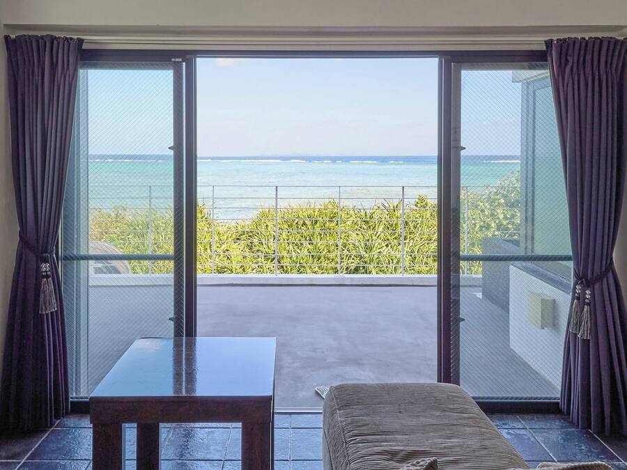 202 Sunset | Pillow-top beds, laptop workspace, free WiFi, bed sheets