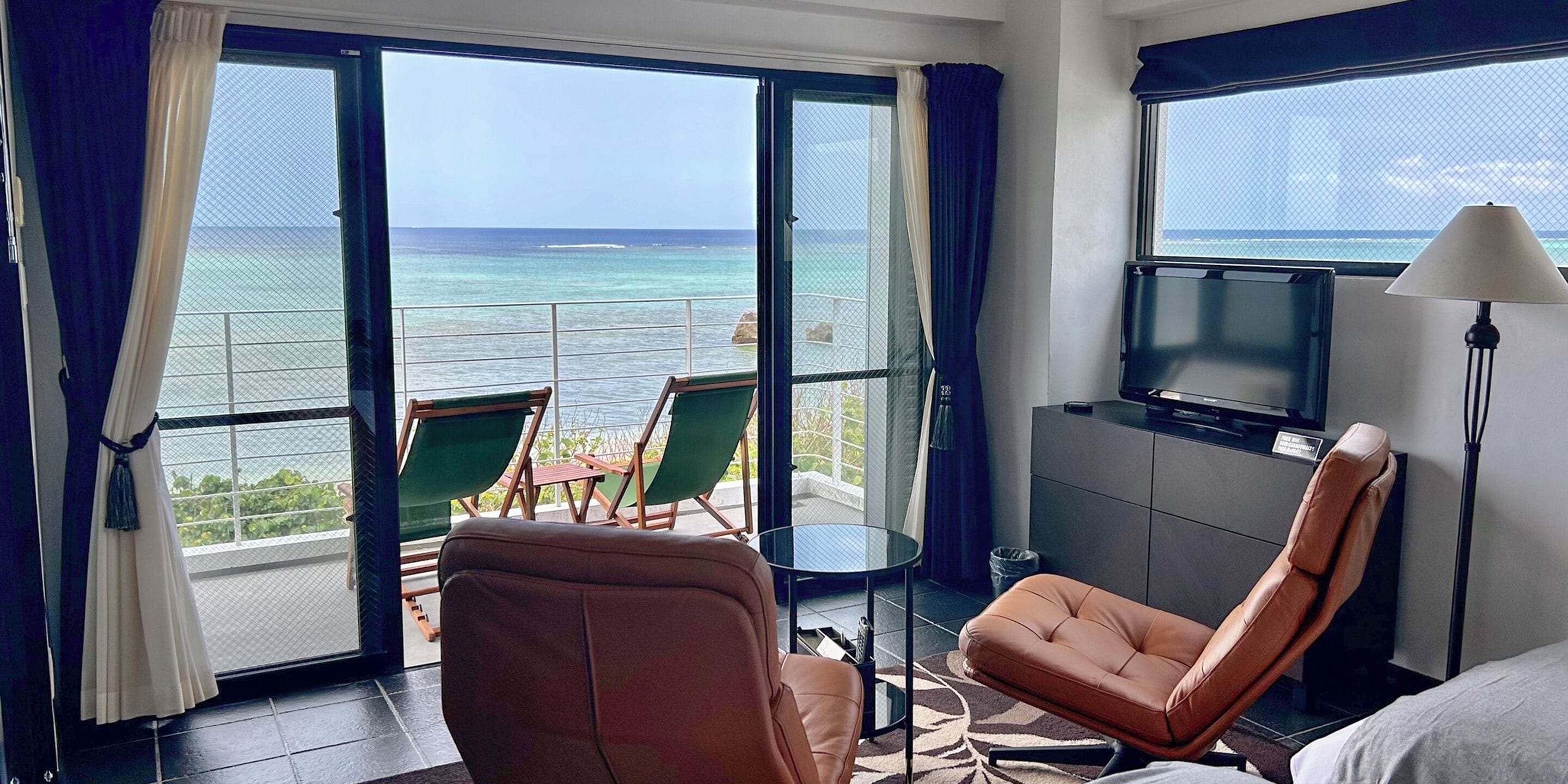 Colchones con pillow-top y espacio para trabajar con laptop 