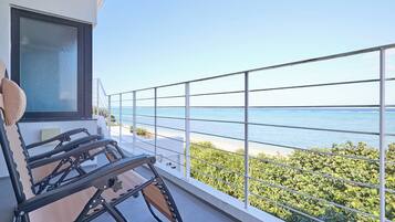 301 Wave | Terrace/patio