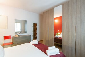 1 bedroom, desk, iron/ironing board, WiFi