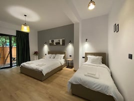 Triple Room | Minibar, desk, soundproofing, free WiFi