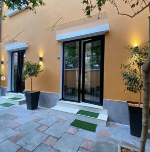 Front of property - Vila Jasmine (Tirana)