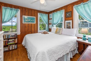 4 Schlafzimmer, Schreibtisch, Bügeleisen/Bügelbrett, Reisekinderbett