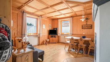 Fernseher, DVD-Player, Stereoanlage