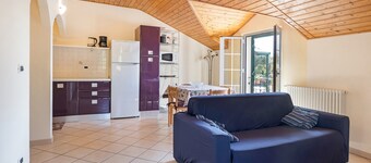 Holiday Apartment "La Casa di Lady" with Sea View, Terrace & Wi-Fi