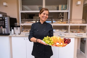 Free daily continental breakfast