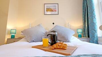 2 bedrooms, iron/ironing board, travel cot, free WiFi
