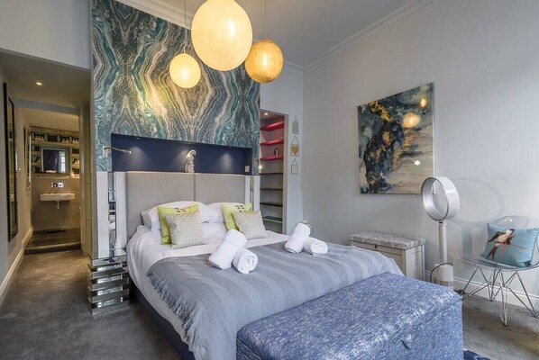 2 bedrooms, iron/ironing board, travel cot, free WiFi