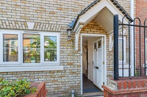 تفاصيل الفندق من الخارج