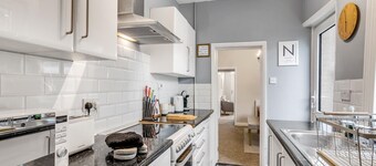 2BR Cosy Stay | Near Cathedral |Parking |Workspace