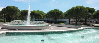 Townhouse in village with swimming pool 7 beds