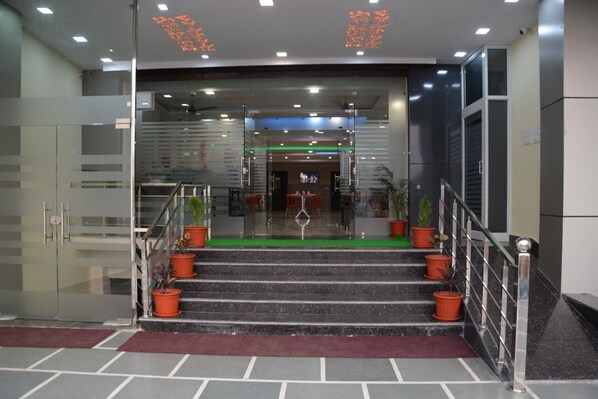 Front of property - Hotel Kiran (Haridwar)