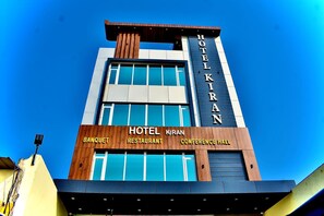 Front of property - Hotel Kiran (Haridwar)