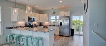 "Knot Salty" - 4 Bed Home w/Elevator, Fenced Yard + Short Walk to Beach!