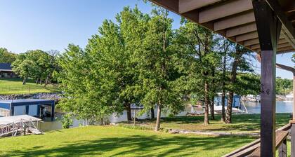 2Kings 2Doubles - Boat Dock in Cozy Cove PetsAsk