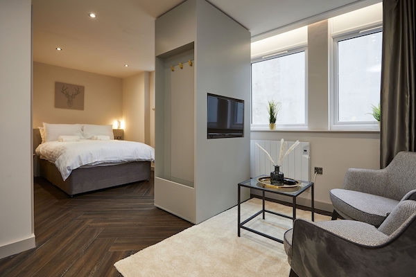 City Studio, 1 Double Bed, Kitchen | 2 bedrooms, premium bedding, blackout drapes, soundproofing