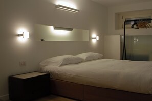 1 chambre, fer et planche à repasser, Wi-Fi gratuit, draps fournis