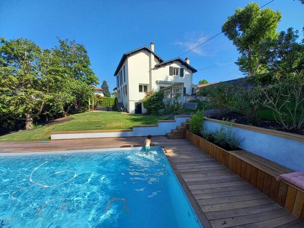 Piscine extérieure, piscine chauffée