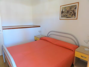 3 chambres, coffre-fort, literie fournie