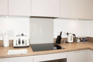 Leilighet | Eget kjøkken | Kjøleskap, mikrobølgeovn, ovn og kokeplater