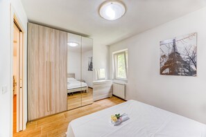 Family House, 2 Bedrooms (Casa Davide With Pool) | 2 bedrooms, free WiFi, bed sheets - Casa Davide With Pool (Pietrasanta)