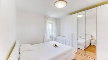 Family House, 2 Bedrooms (Casa Davide With Pool) | 2 bedrooms, free WiFi, bed sheets