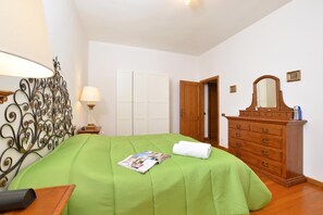 ファミリー ヴィラ ベッドルーム (複数) 2 バスルーム マウンテンサイド (Villa Cerbaie) | 4 室のベッドルーム、WiFi (無料)、ベッドシーツ
