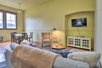 Blue Lake Vacation Rental | 3BR | 2BA | 1,300 Sq Ft | Access Only By Stairs