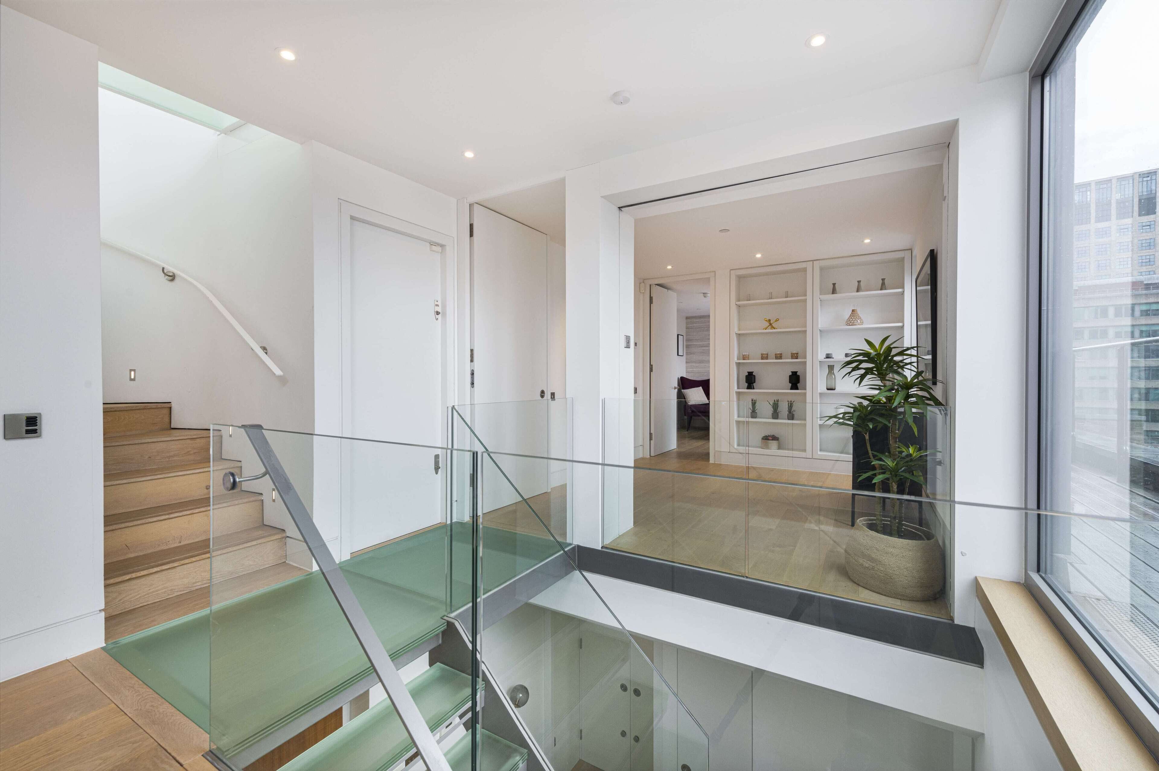 No.1 Treveris Street by Stayo | Iron/ironing board, free cots/infant beds, free WiFi, bed sheets