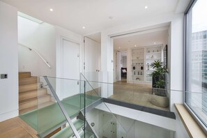 Tabla de planchar con plancha, cunas gratuitas y wifi gratis