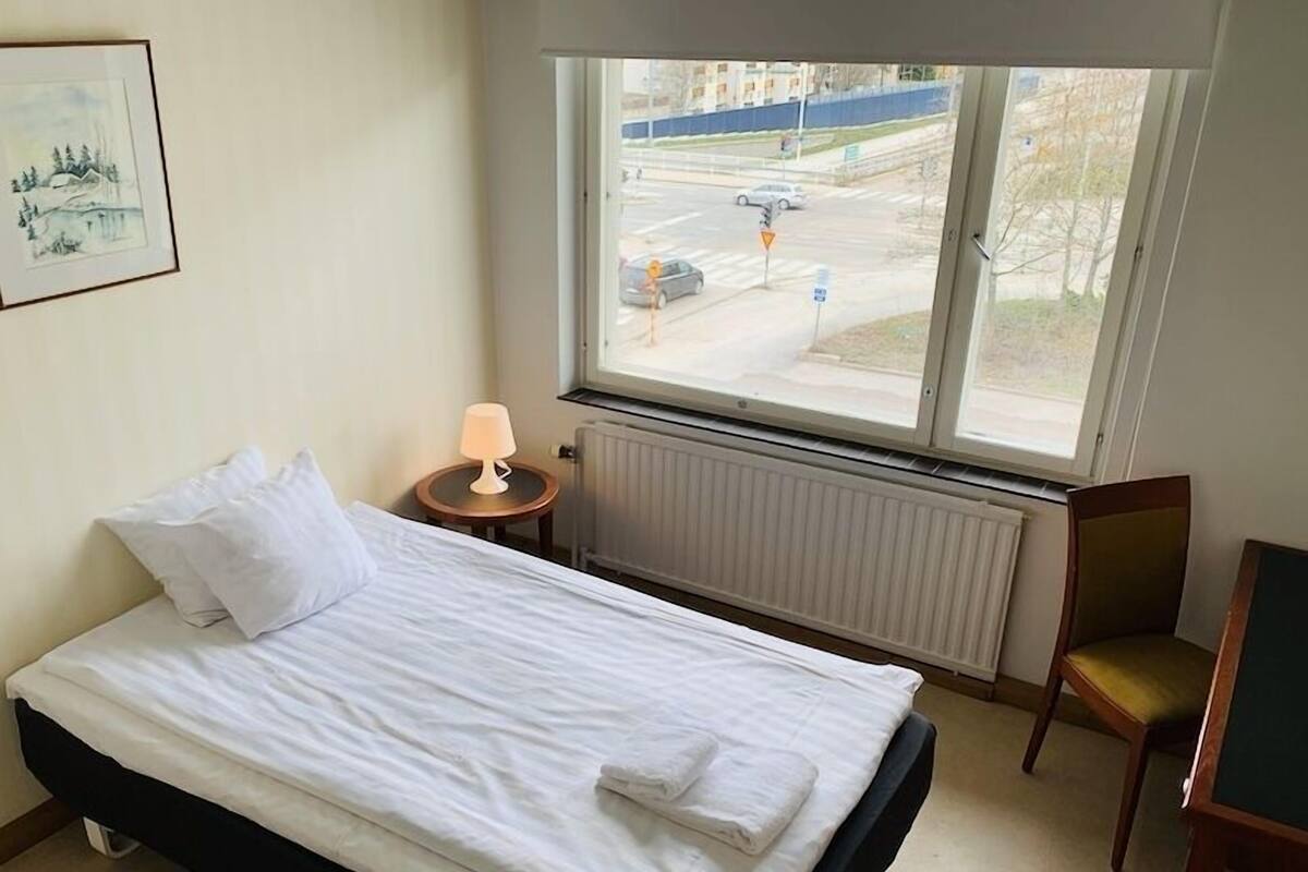 Standard Single Room | Desk, WiFi (free), bed sheets