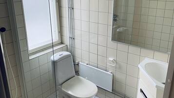 Shower, towels, soap, shampoo